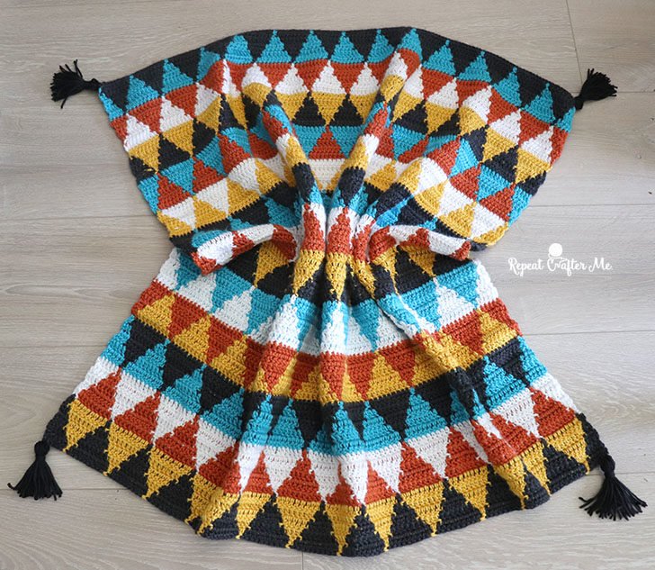 Crochet Triangle Blanket XELLCRAFTS