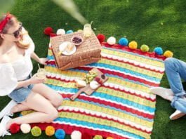 CARON CHEERFUL CURL CROCHET BLANKET